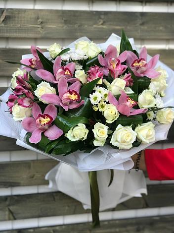 Букет цветов из: Розы и Хризантемы в Джанкое