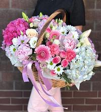 Композиция солнечный день в Джанкое Цветочная композиция из Розы, Хризантемы, Пионы и Лизиантусы в корзине в Джанкое