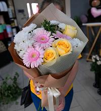 Букет цветов из:  Герберы, Розы и Хризантемы в Джанкое